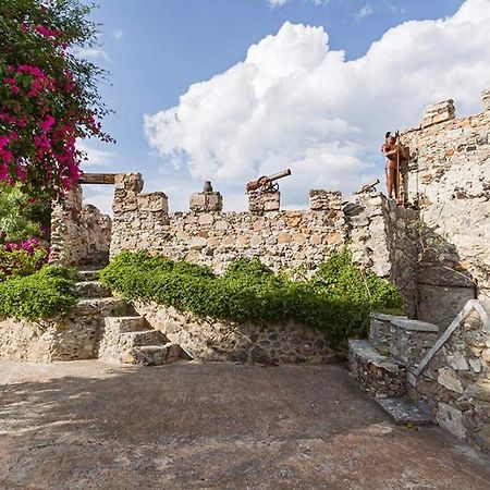 Hostal Medieval Берналь Экстерьер фото